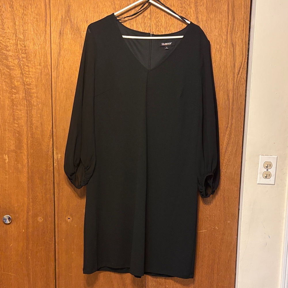 Glamour Black V-Neck Long-Sleeve Shift Dress with Gathered Cuffs